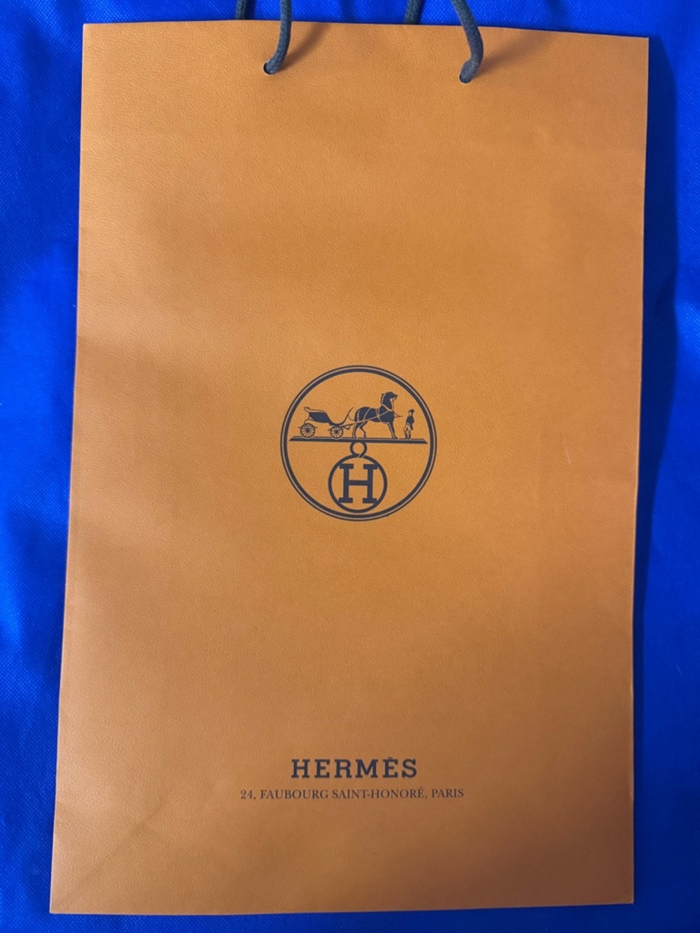 Hermes 💯% Authentic iconic luxury paper shopping bag. Like New Ideal for gifting